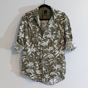 Men's H&M Long Sleeved Buttoned-down Casual Shirt.